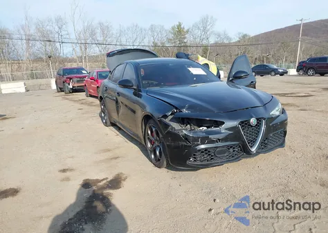 2017 Alfa Romeo Giulia Ti Awd z USA, uszkodzony, nr VIN ZARFAEEN1H7540670